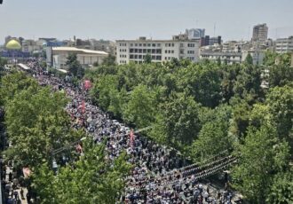 راهپیمایی همدلی و ایستادگی در تهران راهپیمایی همدلی و ایستادگی در تهران
