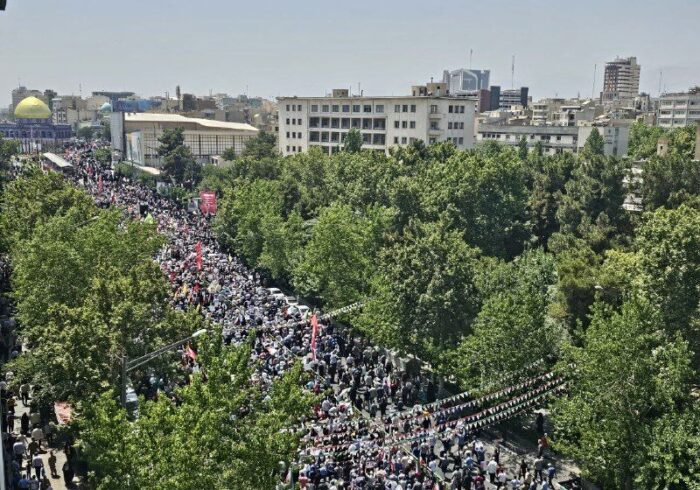راهپیمایی همدلی و ایستادگی در تهران راهپیمایی همدلی و ایستادگی در تهران