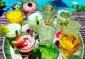 مایعاتی که از کمآبی بدن در تابستان پیشگیری میکند مایعاتی که از کمآبی بدن در تابستان پیشگیری میکند