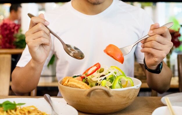 هشدار! این غذاهای سالم وزن افراد رژیمی را پنهانی افزایش میدهد هشدار! این غذاهای سالم وزن افراد رژیمی را پنهانی افزایش میدهد