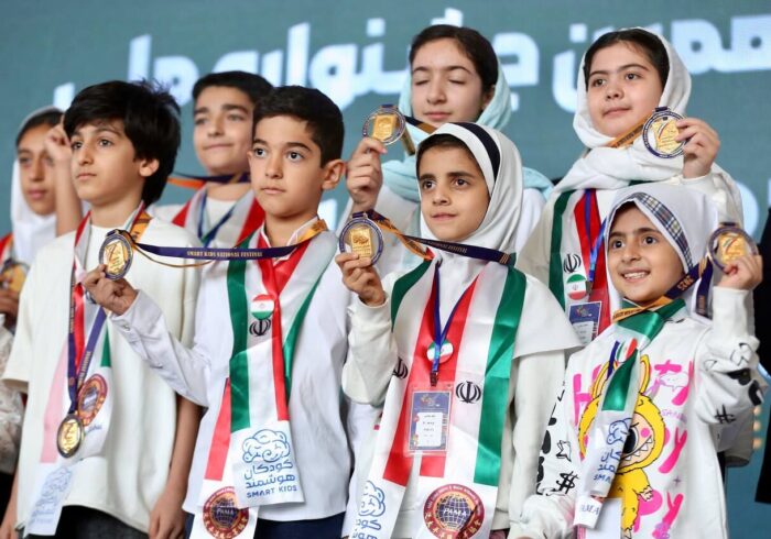 نابغههای کوچک ایران چرتکه انداختند نابغههای کوچک ایران چرتکه انداختند